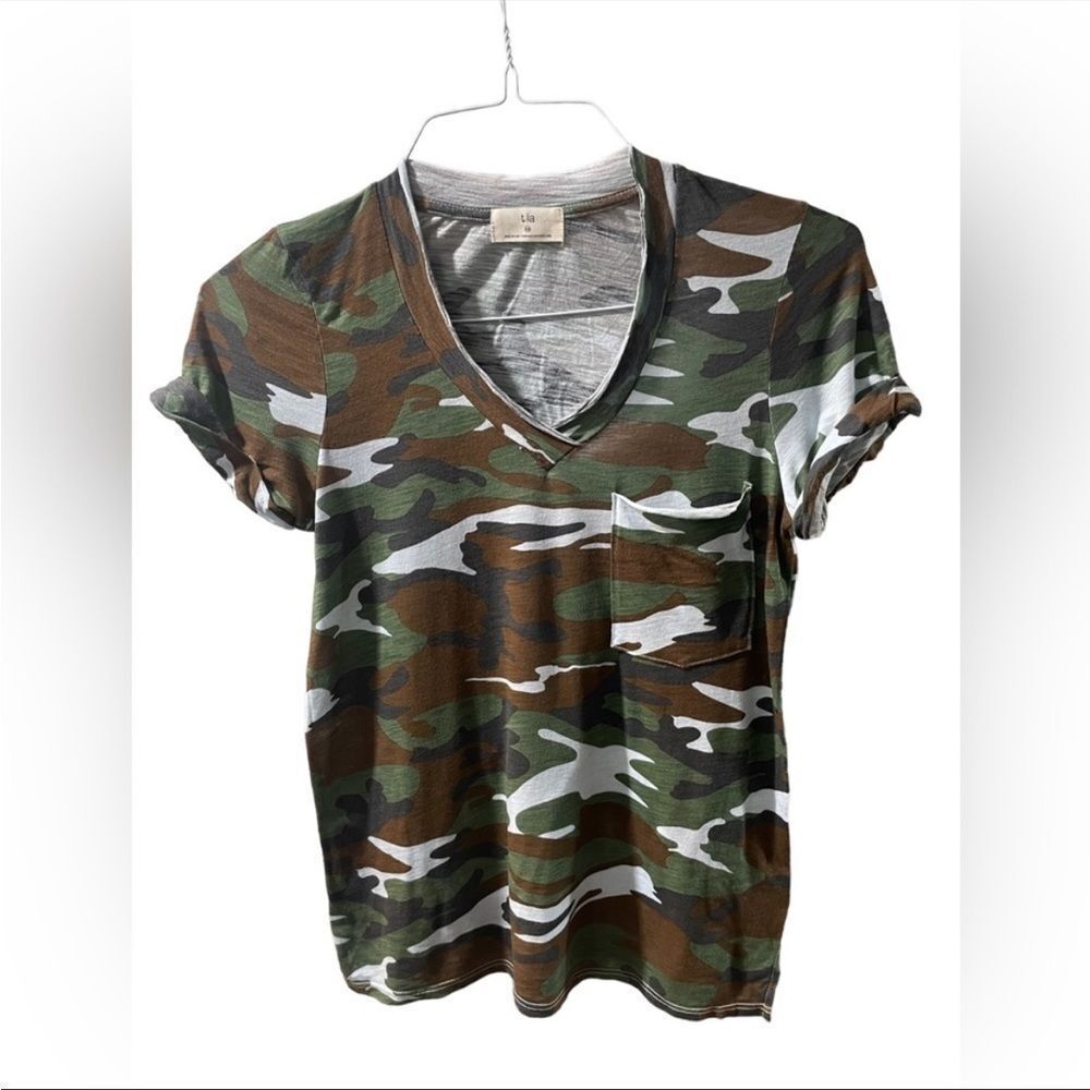 NWOT Anthropologie T.la xs camo blouse